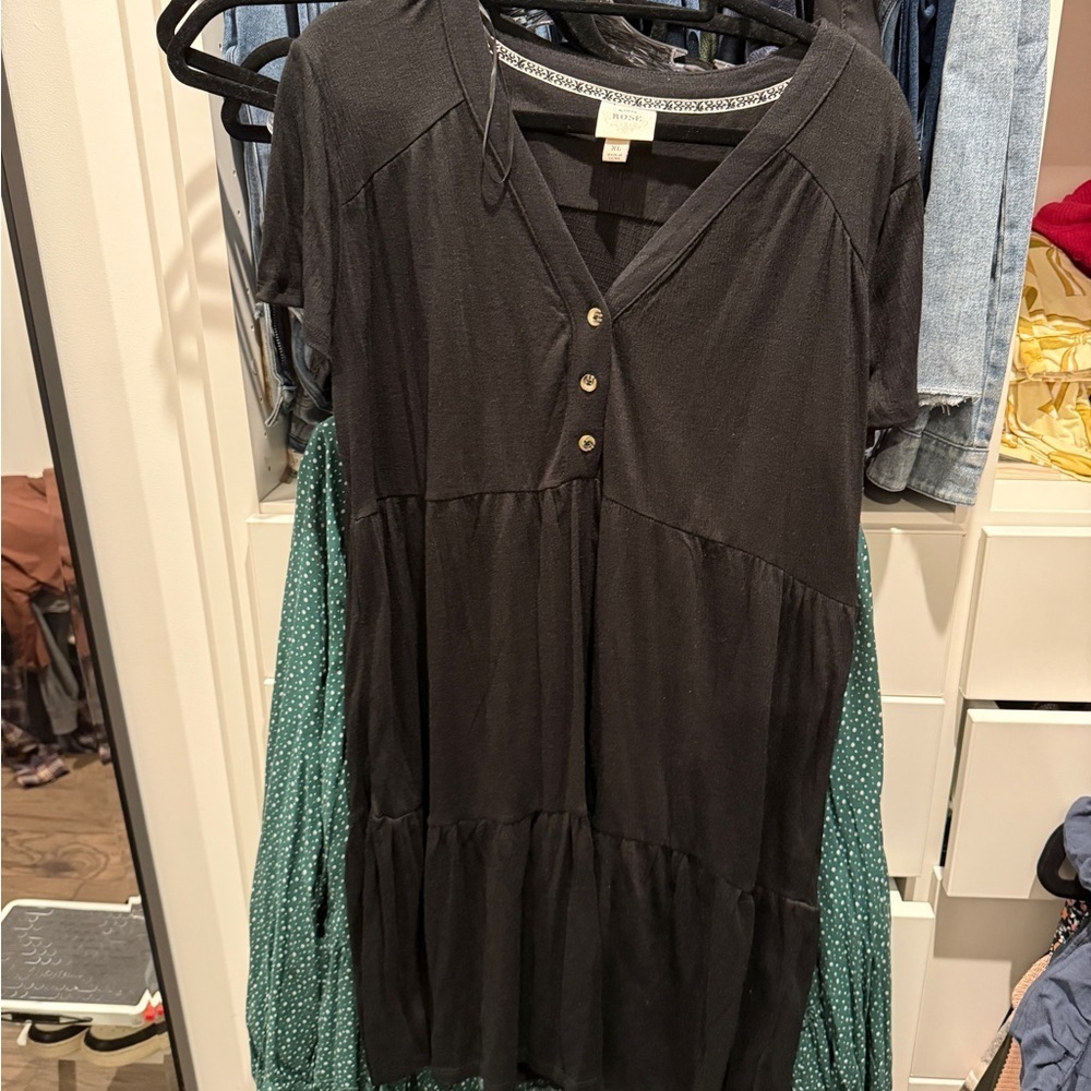 Knox Rose Black Buttoned Tiered Tunic